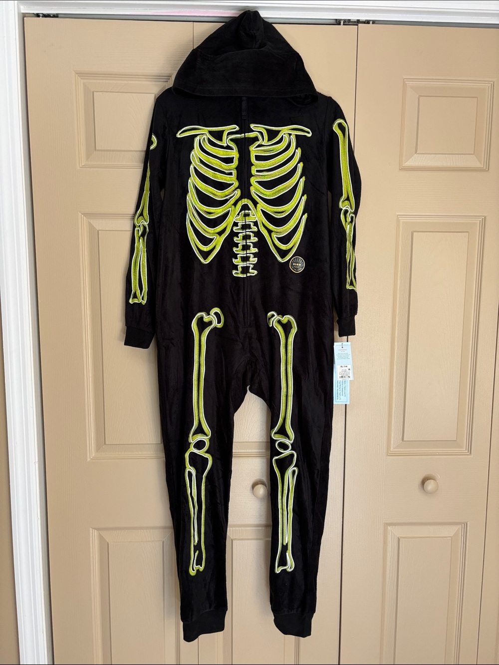 NWT kids skeleton glow in the dark PJ’s